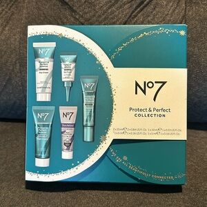 NWT Protect & Perfect Collection Gift Set